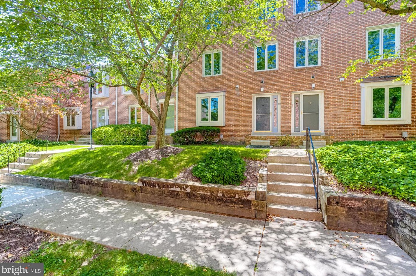 1208 Linden Grn, Baltimore, MD 21217-3600