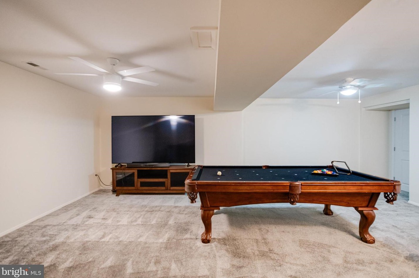 1208 Linden Grn, Baltimore MD 21217-3600 exterior