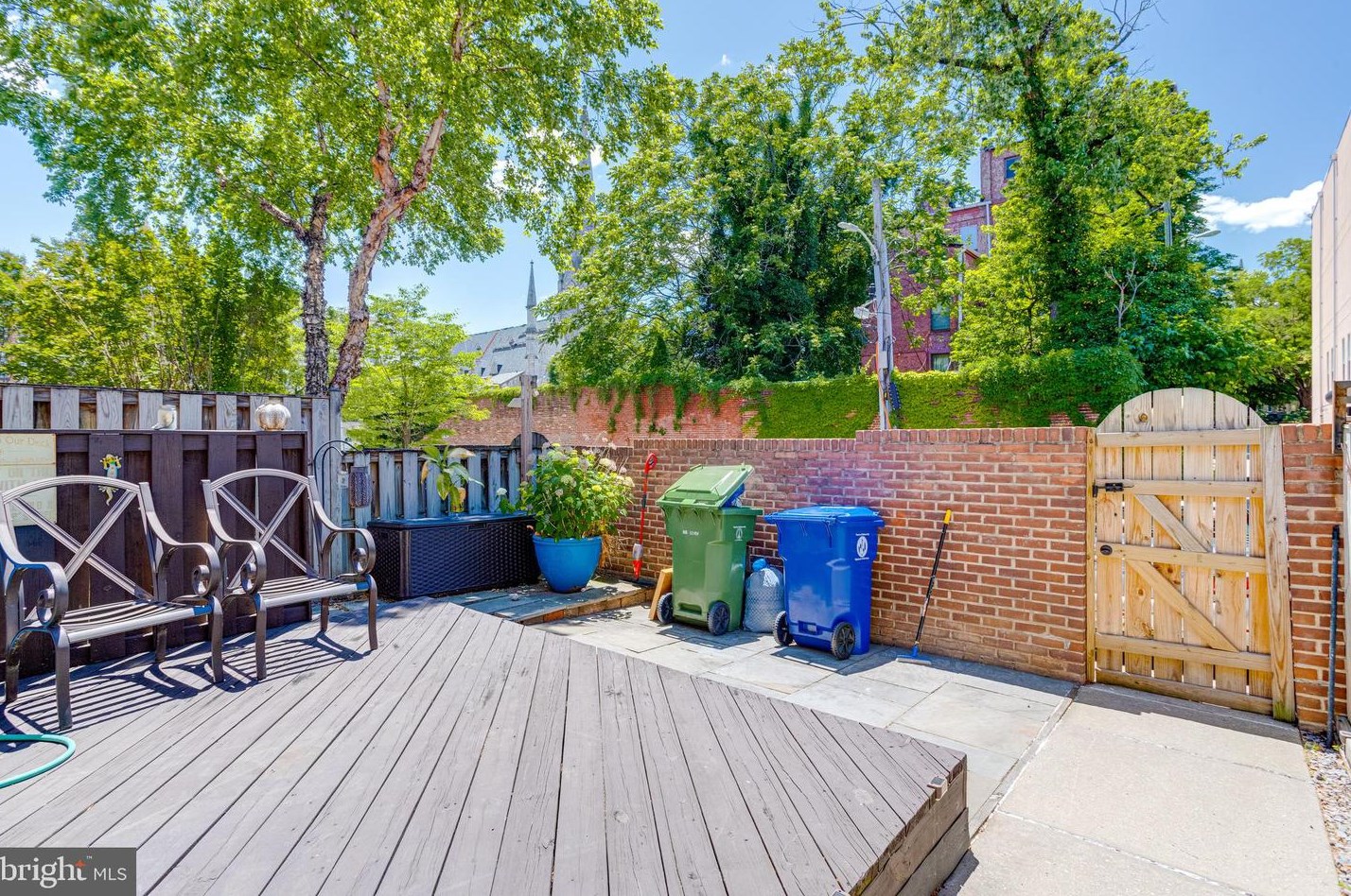 1208 Linden Grn, Baltimore MD 21217-3600 exterior