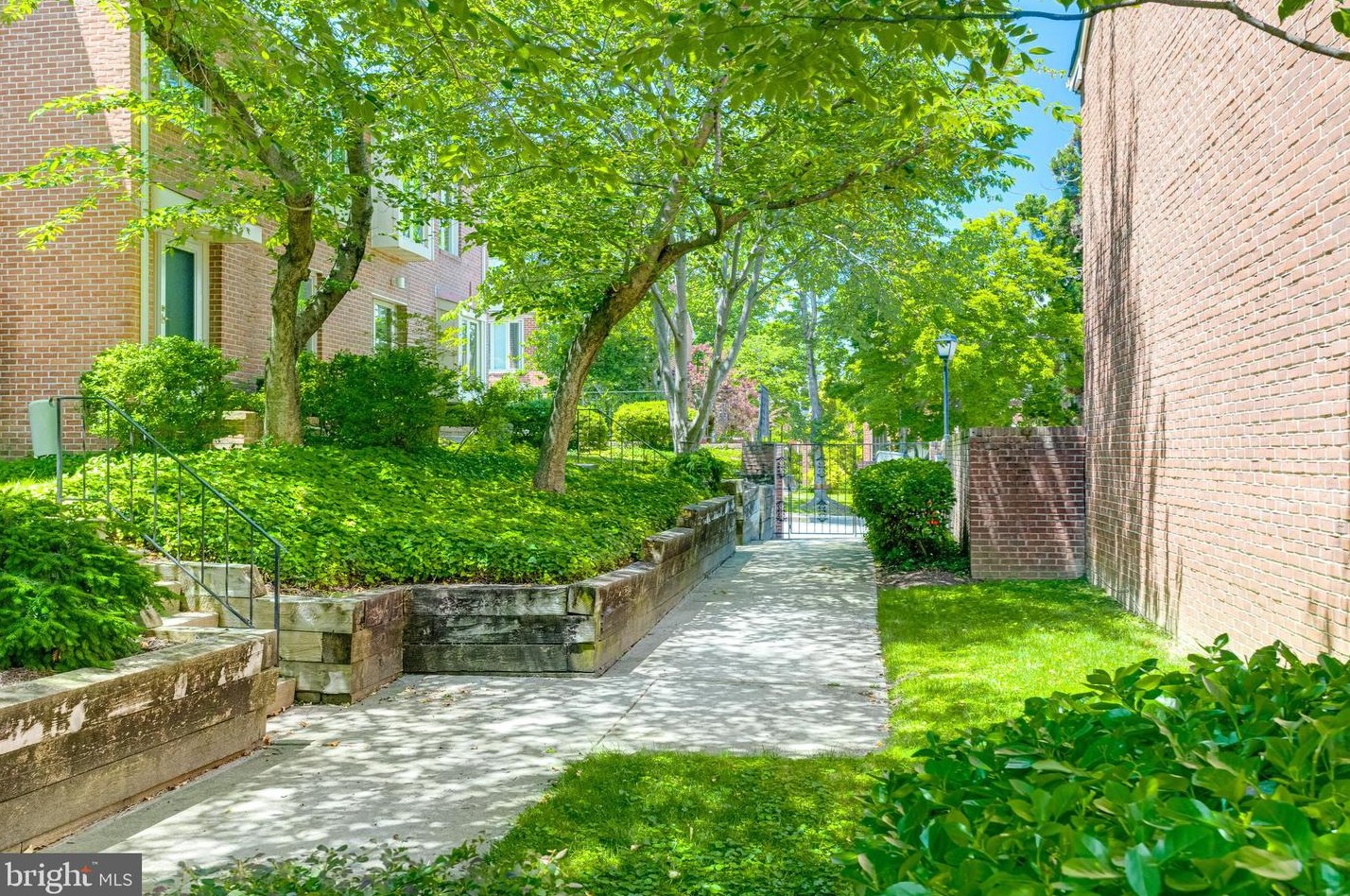 1208 Linden Grn, Baltimore MD 21217-3600 exterior