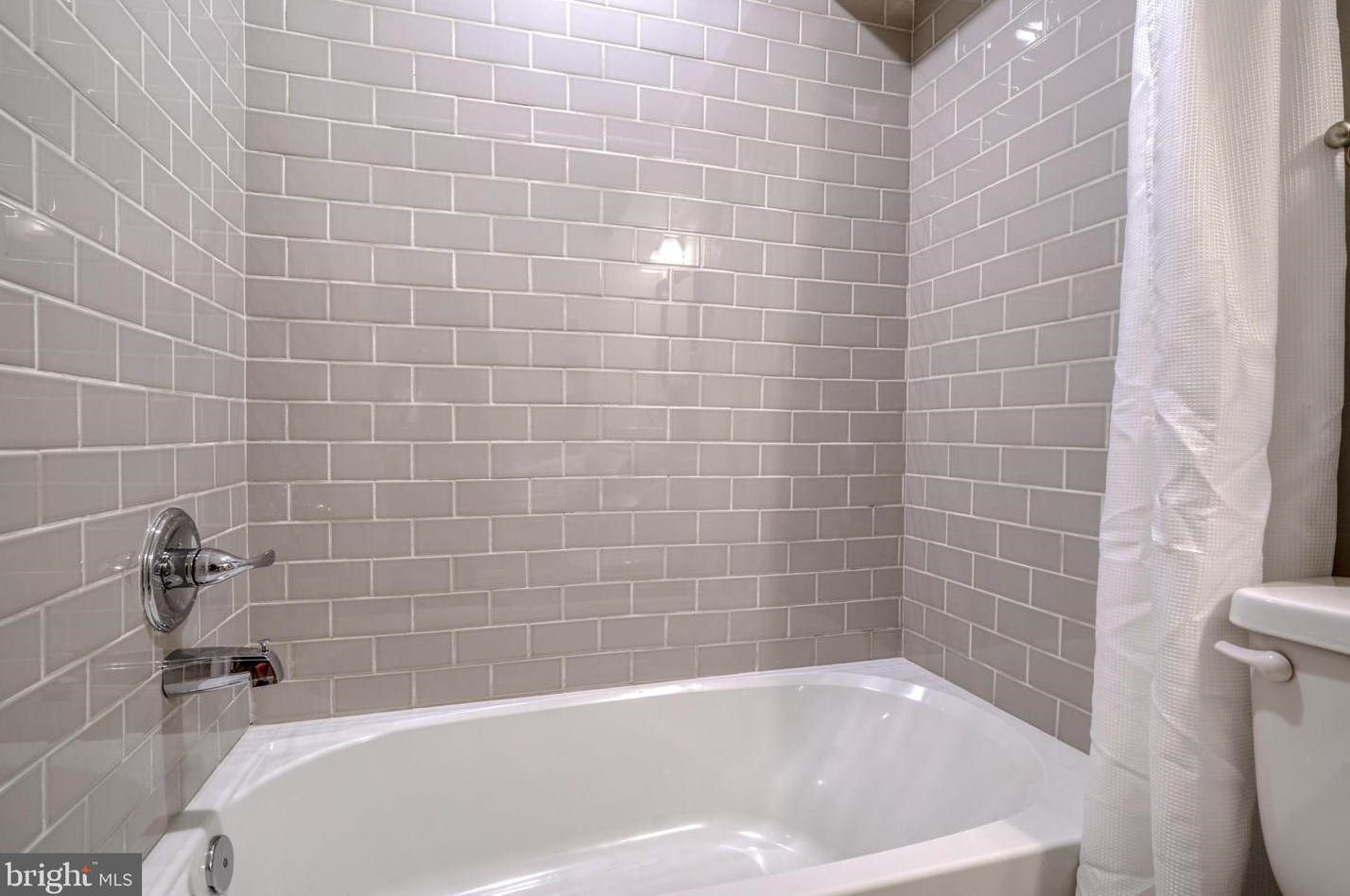 39 Arlington Ave, Baltimore MD  21223-2616 exterior