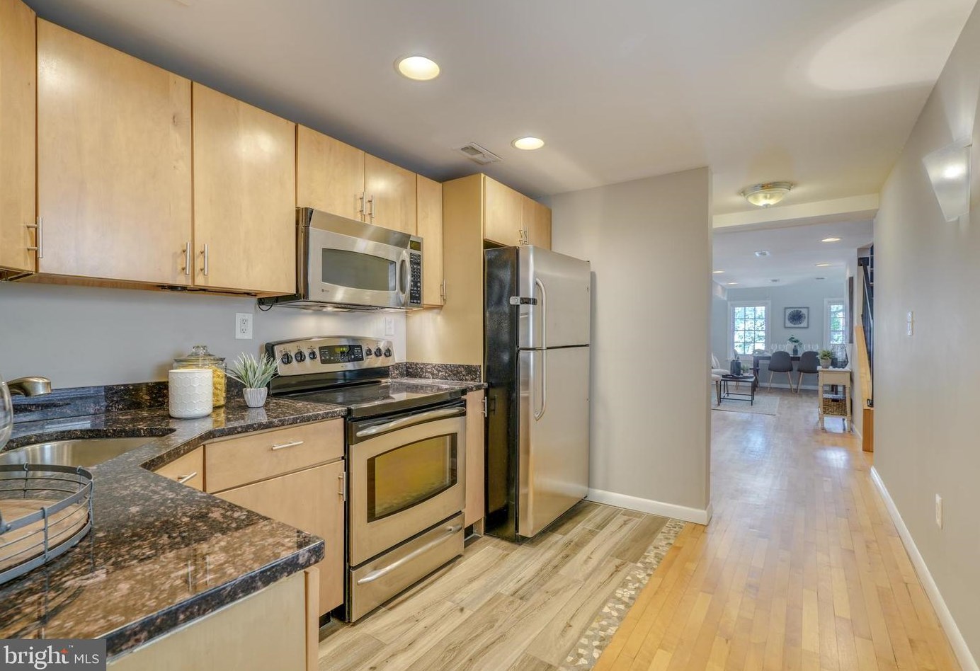 39 Arlington Ave, Baltimore MD  21223-2616 exterior