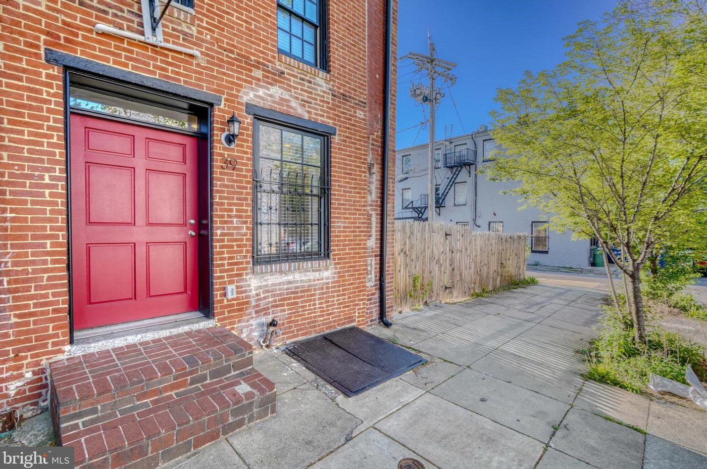 39 Arlington Ave, Baltimore MD  21223-2616 exterior