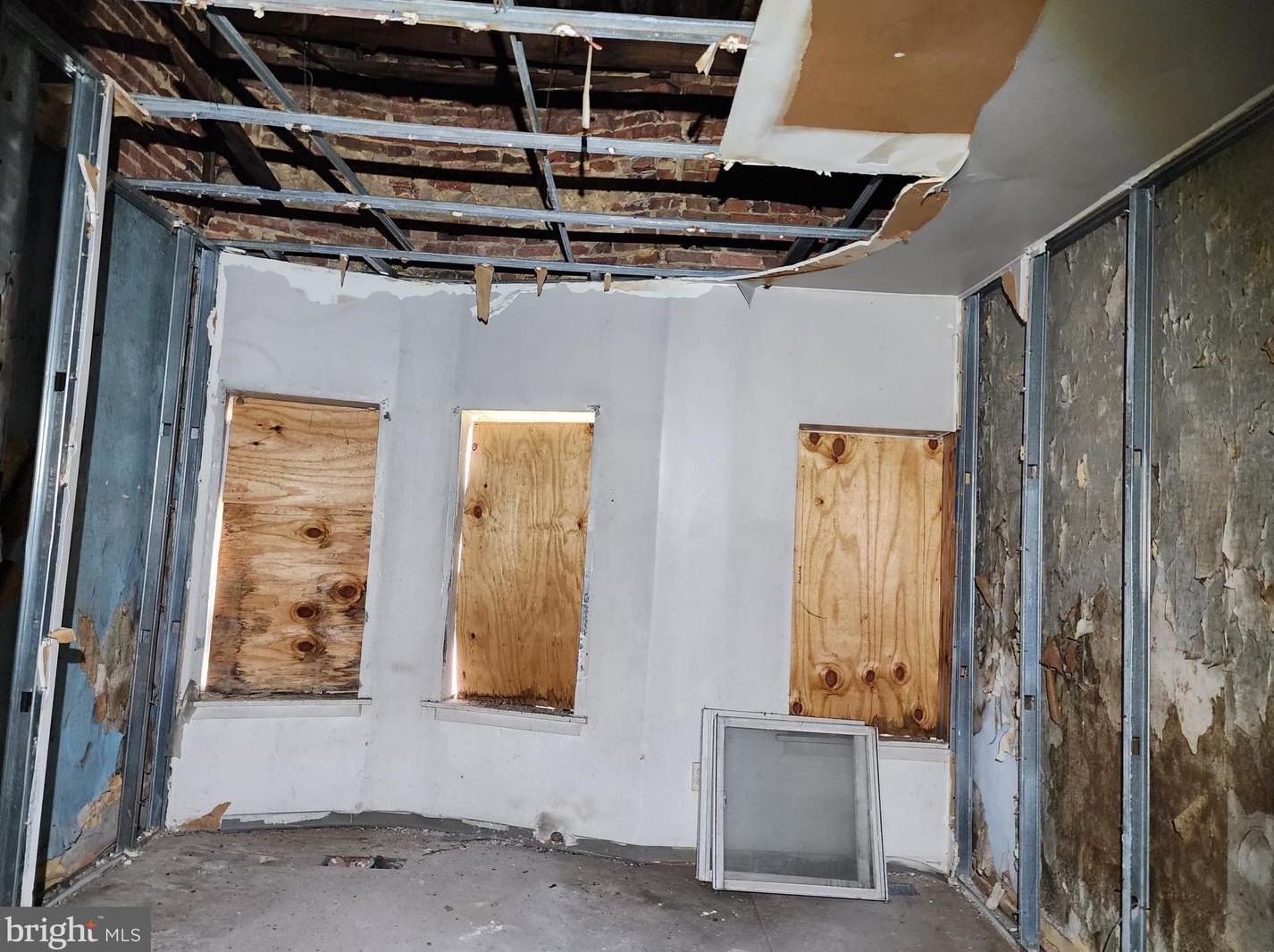 1926 Sherwood Ave, Baltimore MD  21218-6339 exterior