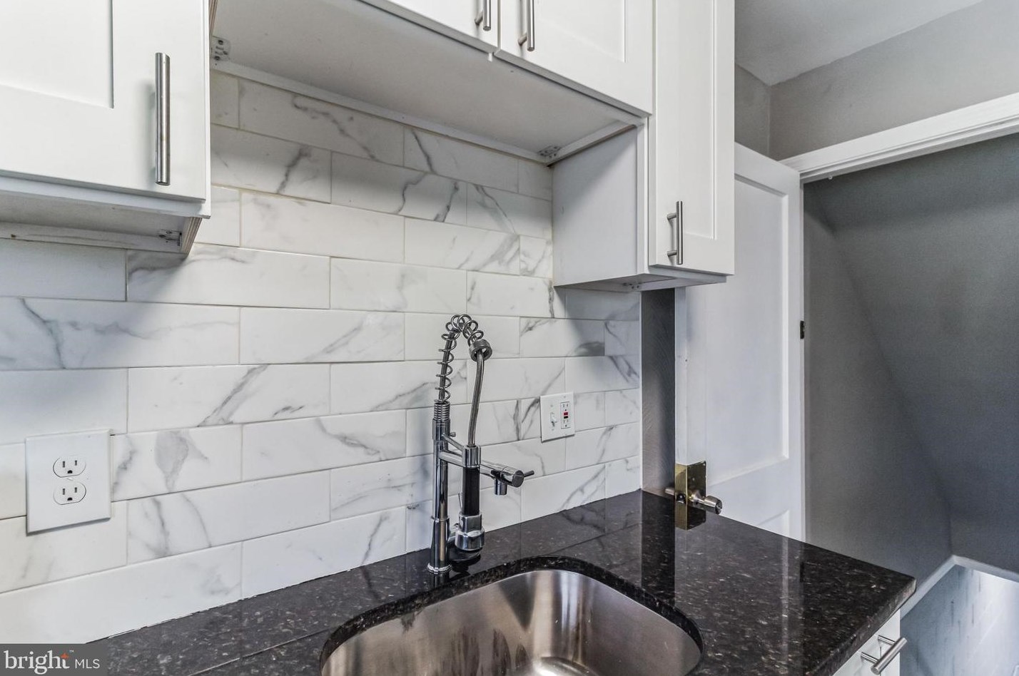 3847 Bonview Ave, Baltimore MD 21213-2012 exterior