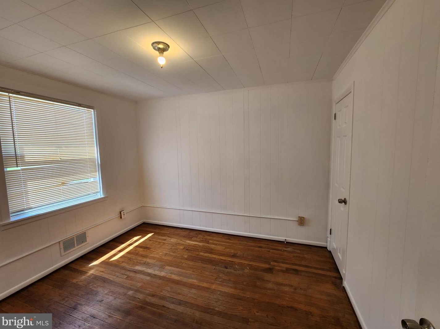 3853 Shannon Dr, Baltimore MD  21213-1826 exterior