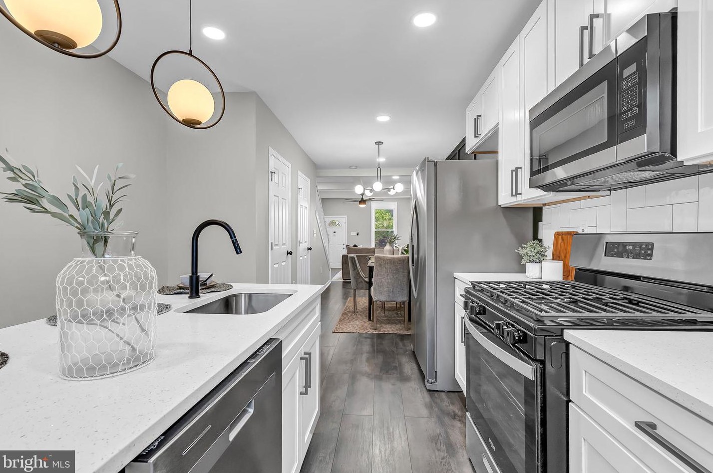 2504 Madison St, Baltimore MD  21205-1702 exterior