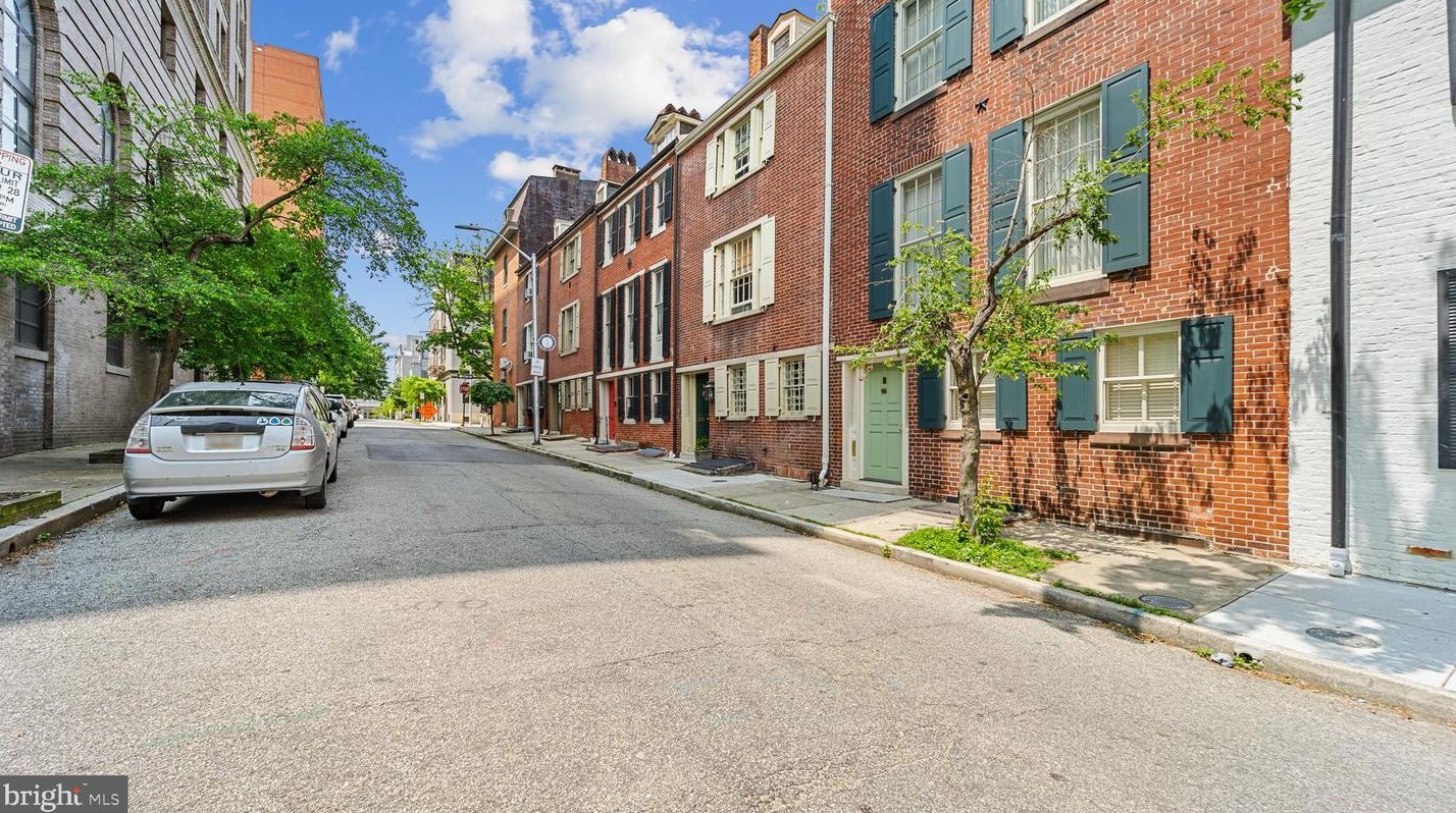 10 Hamilton St, Baltimore, MD 21201-5008