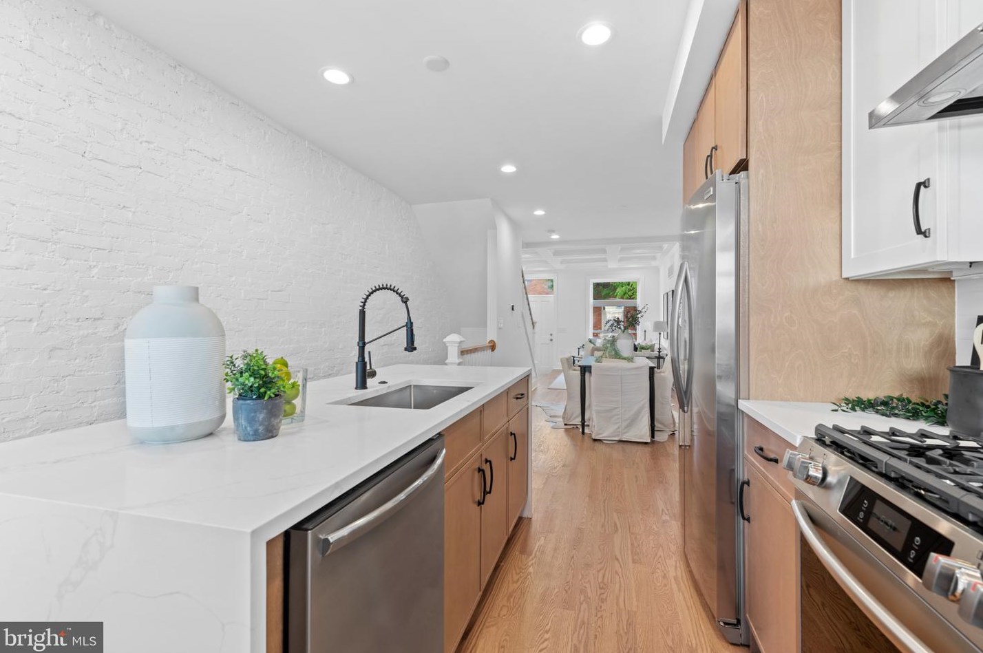 338 Robinson St, Baltimore MD  21224-2216 exterior