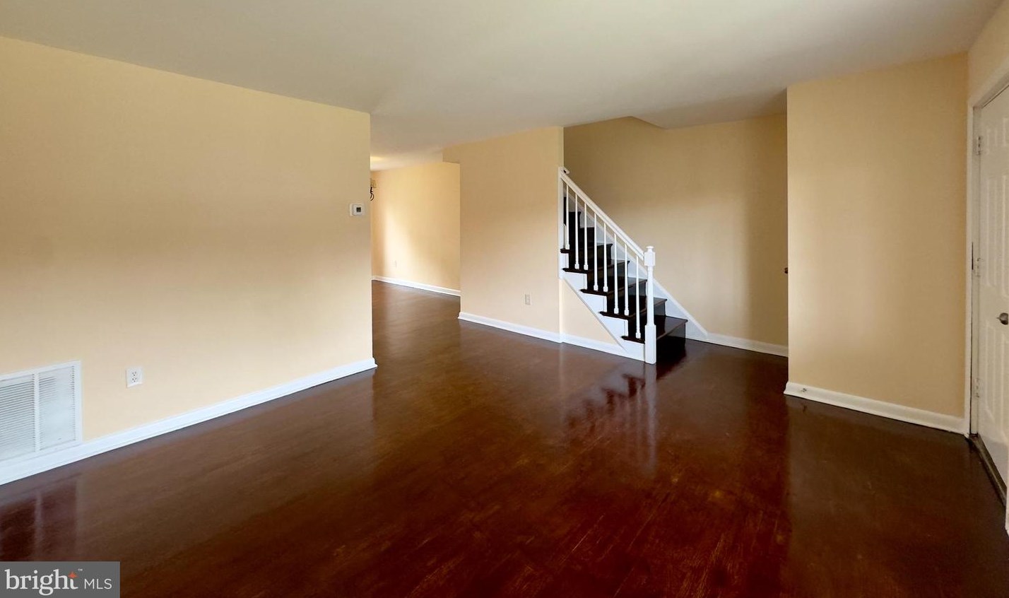 612 Queensgate Rd, Baltimore, MD 21229
