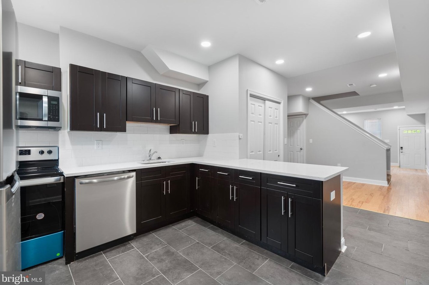 1613 Spring St, Baltimore, MD 21213-2246