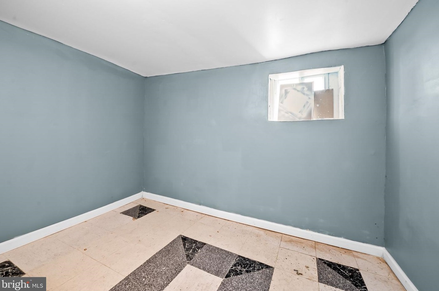 3005 Kentucky Ave, Baltimore MD 21213-1737 exterior