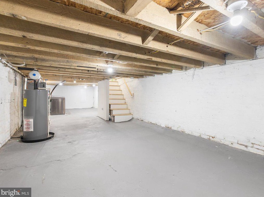 29 Kresson St, Baltimore MD 21224-1710 exterior