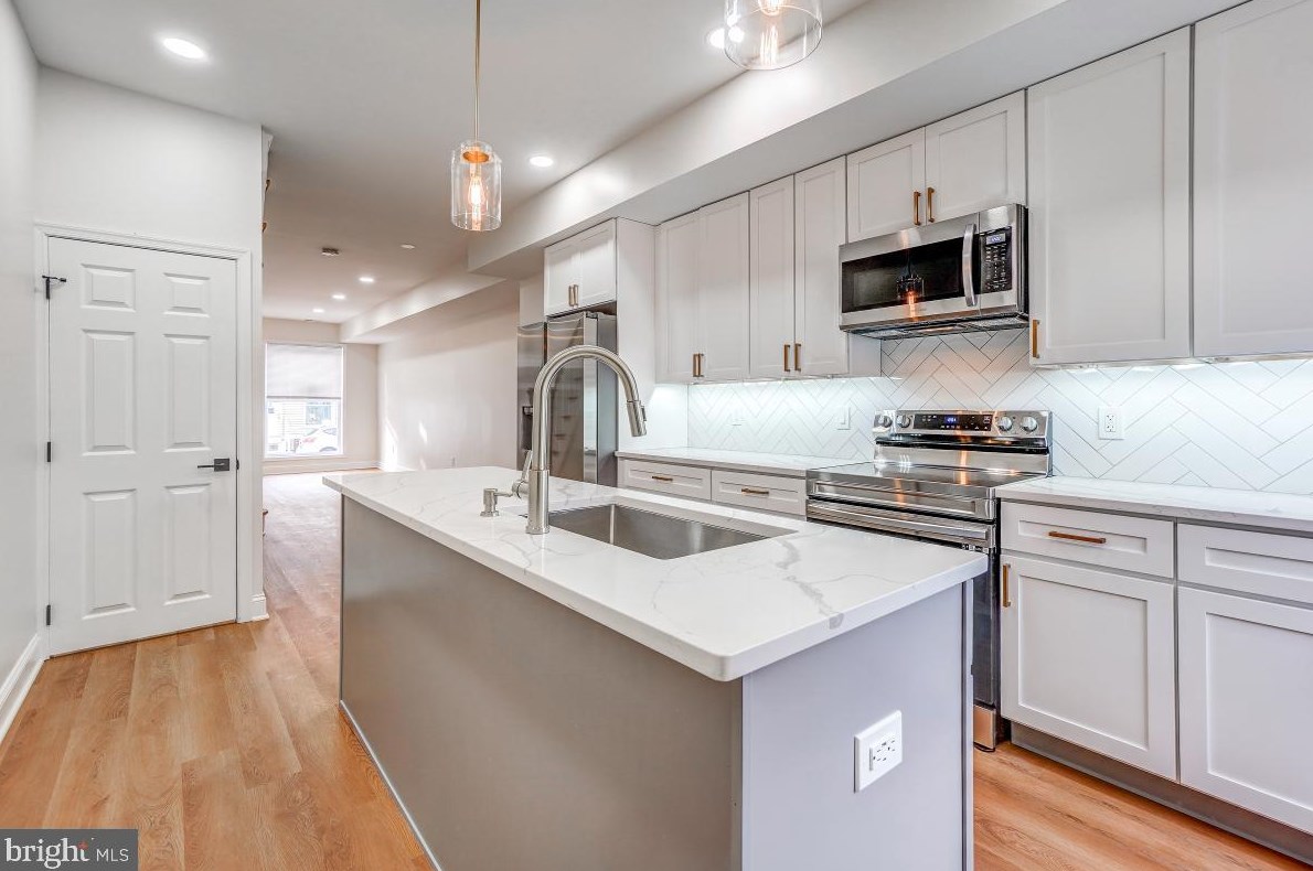 29 Kresson St, Baltimore MD 21224-1710 exterior