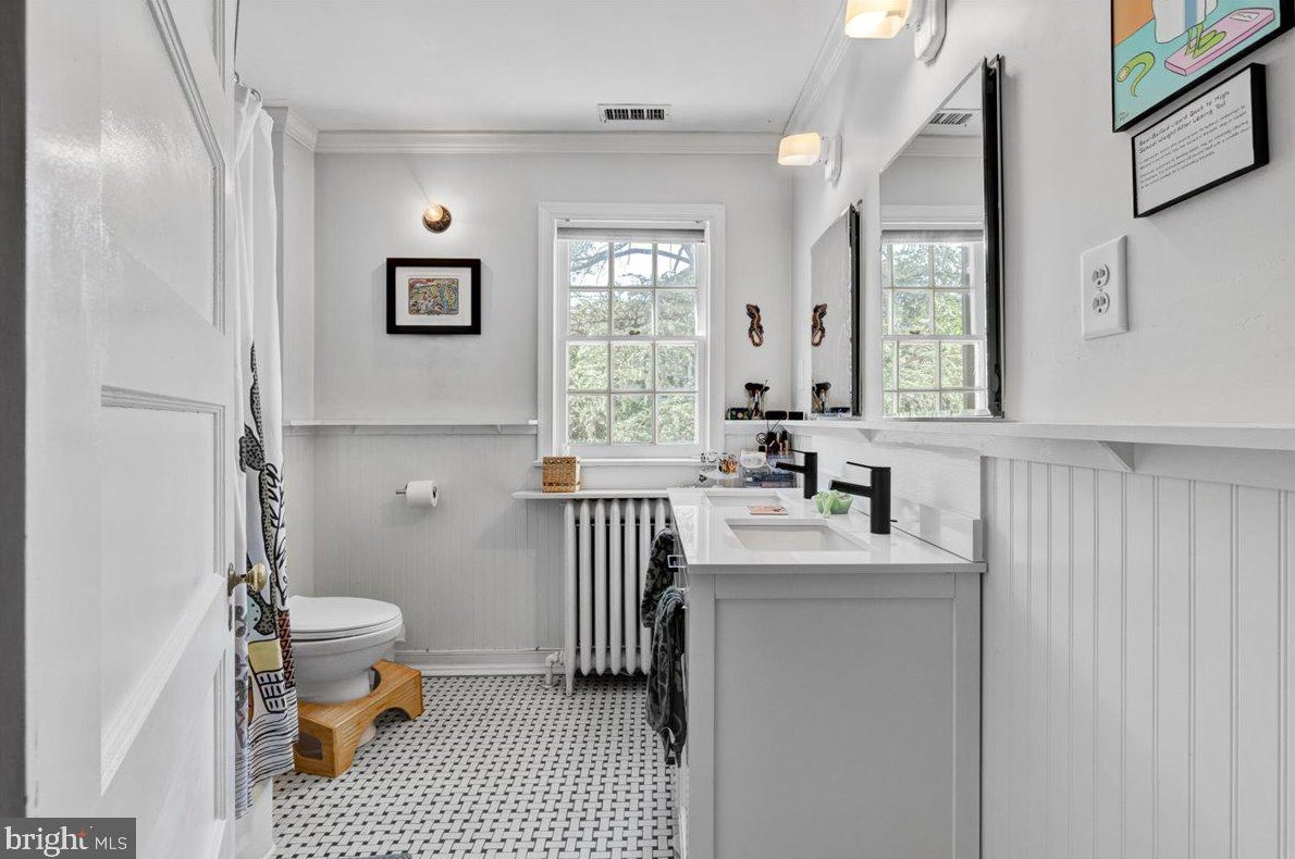 311 Wendover Rd, Baltimore MD  21218-1128 exterior