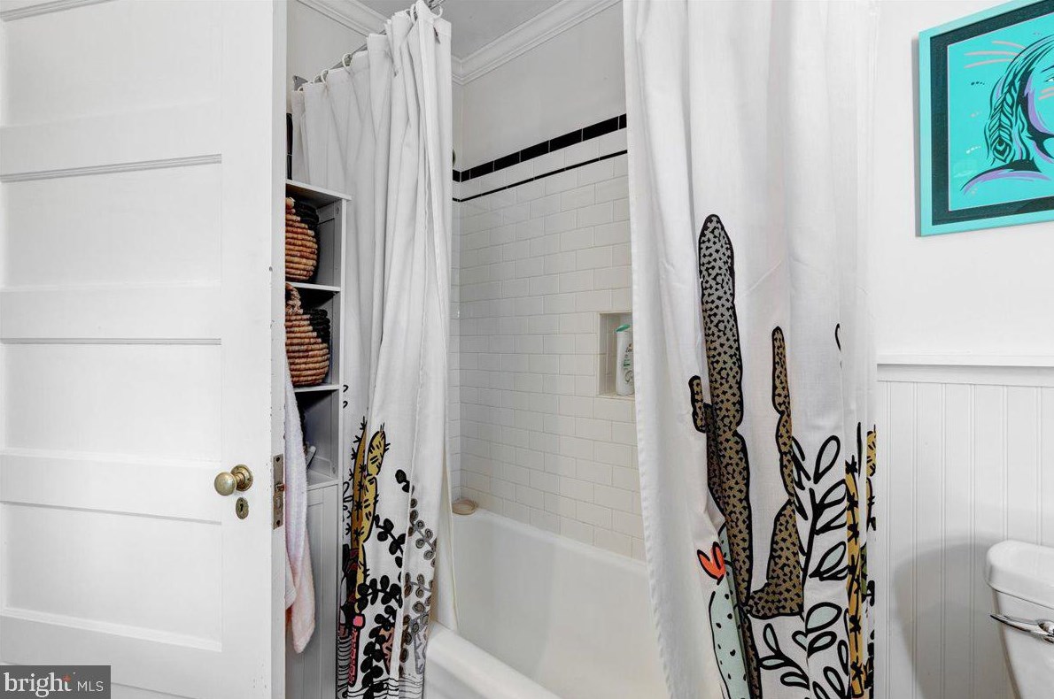 311 Wendover Rd, Baltimore MD  21218-1128 exterior