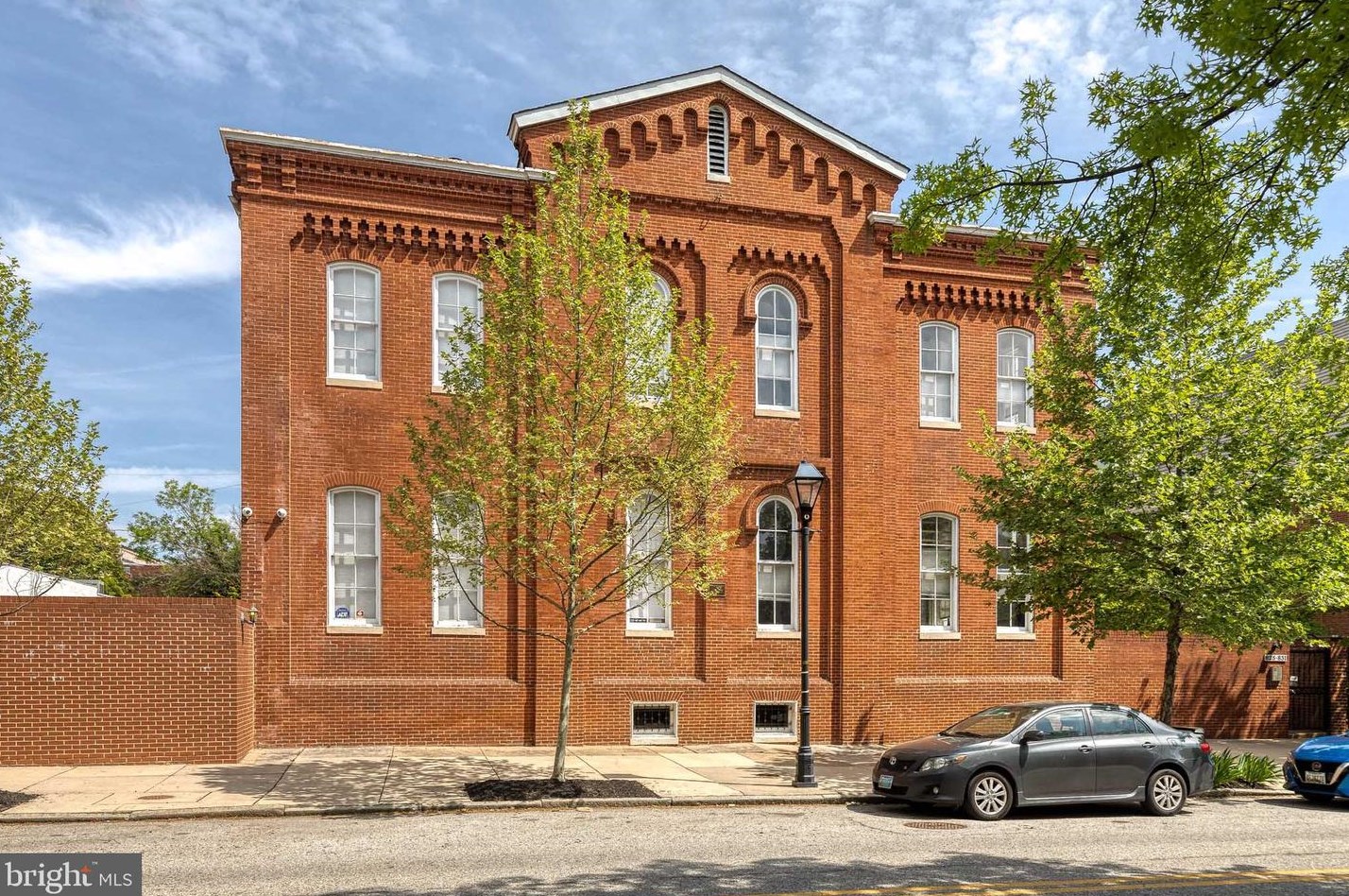 829 Sharp St, Baltimore MD 21201-2413 exterior