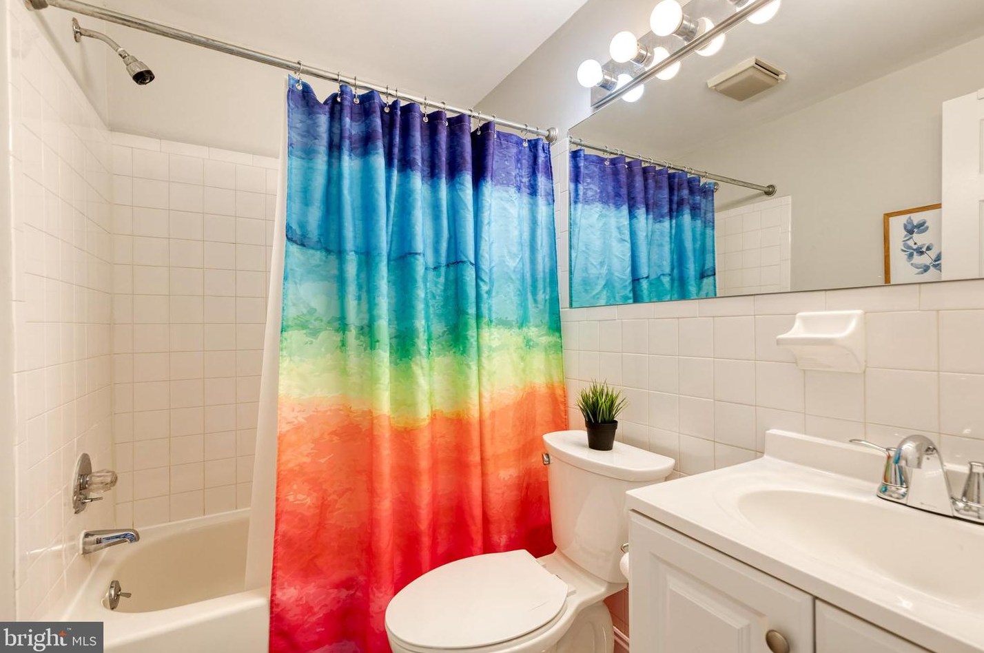 829 Sharp St, Baltimore MD 21201-2413 exterior