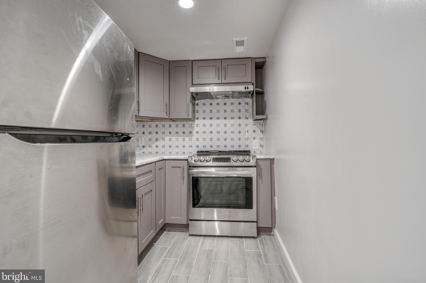 646 Augusta Ave, Baltimore MD  21229-1801 exterior