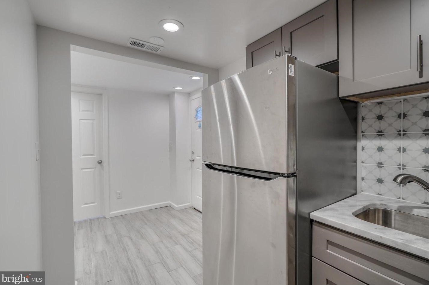 646 Augusta Ave, Baltimore MD  21229-1801 exterior