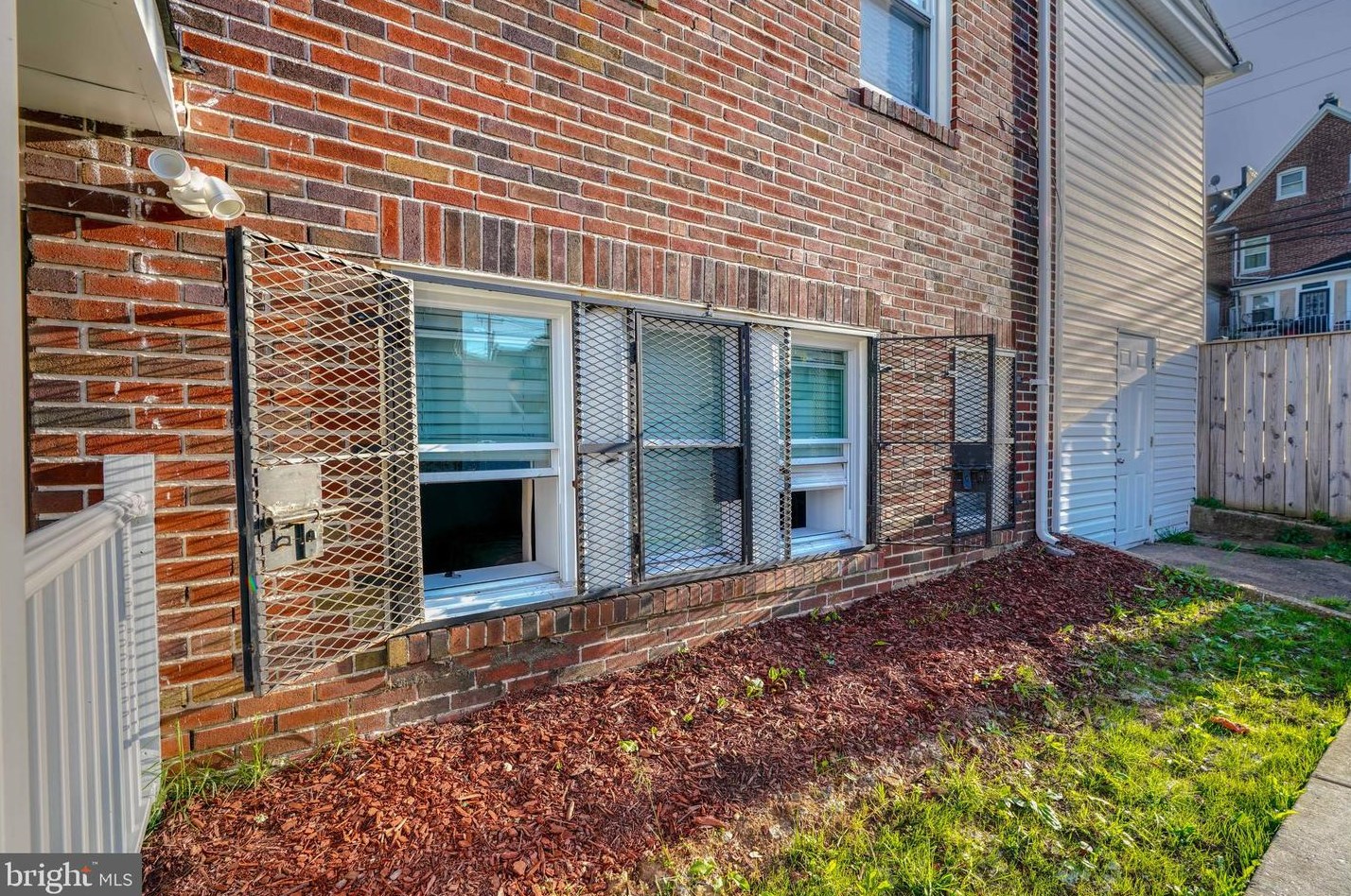 646 Augusta Ave, Baltimore MD  21229-1801 exterior