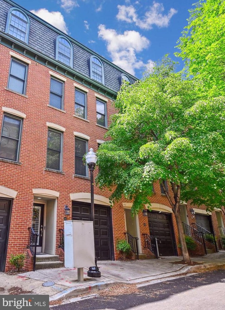 20 Regester St, Baltimore, MD 21231-1827