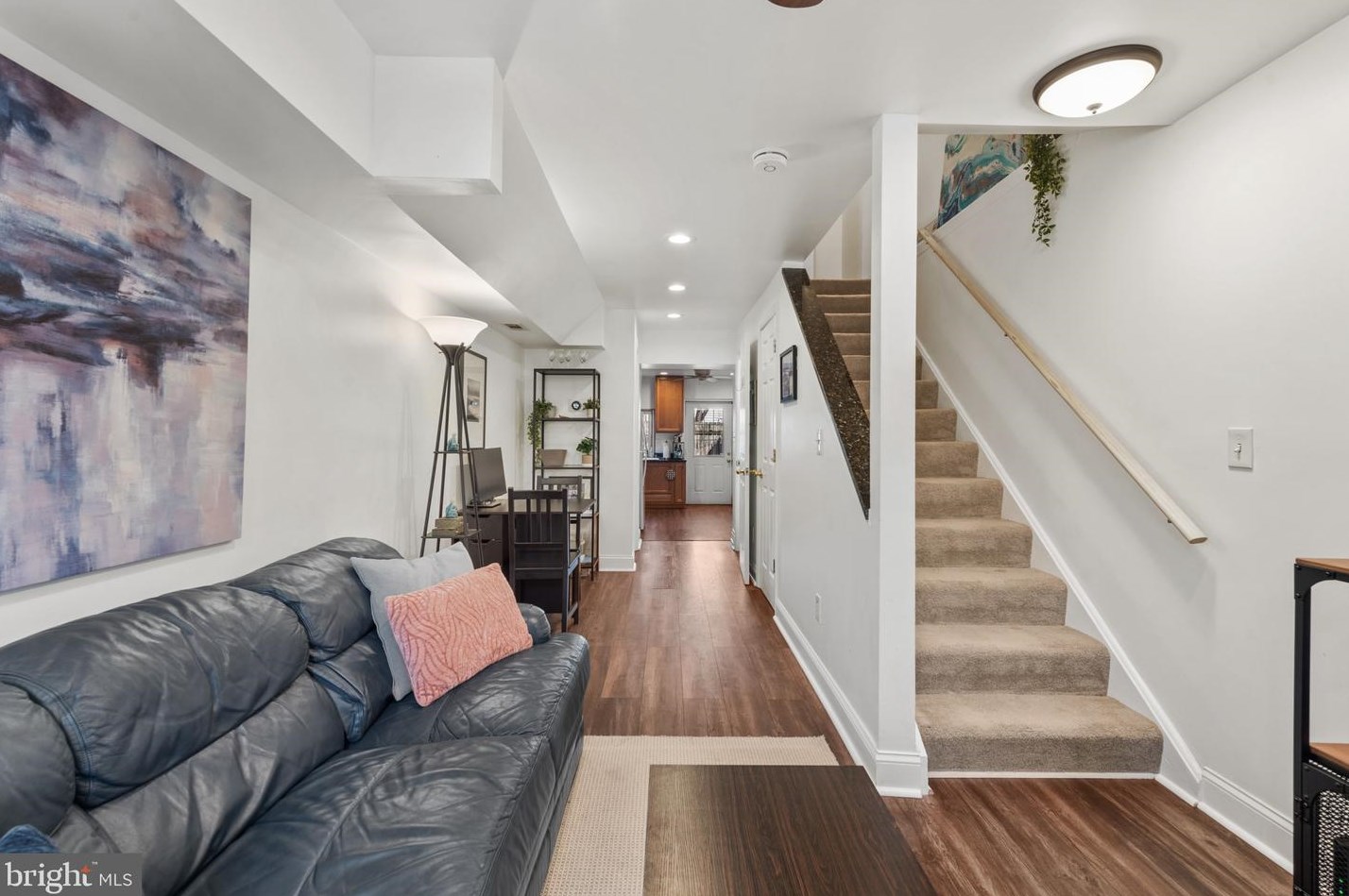 717 Rose St, Baltimore, MD 21205-2516