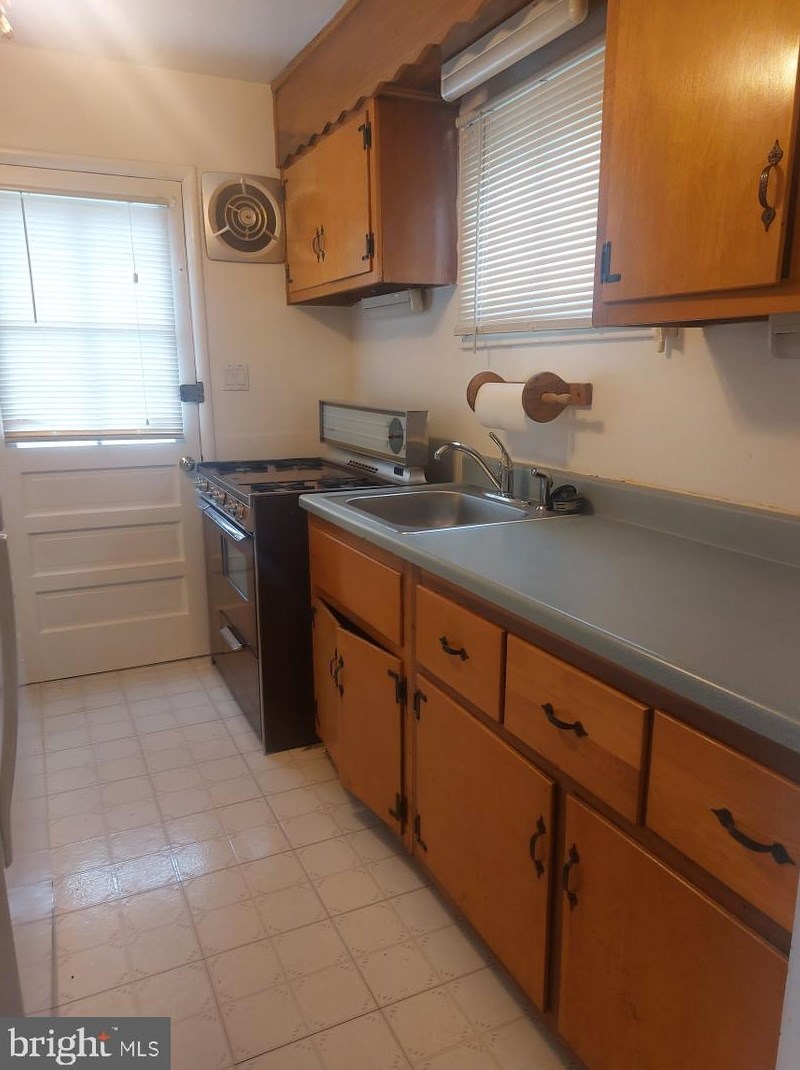 5627 Mcclean Blvd, Baltimore MD 21214-1028 exterior