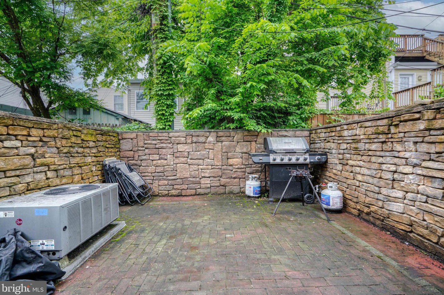 724 Luzerne Ave, Baltimore MD  21205-2614 exterior