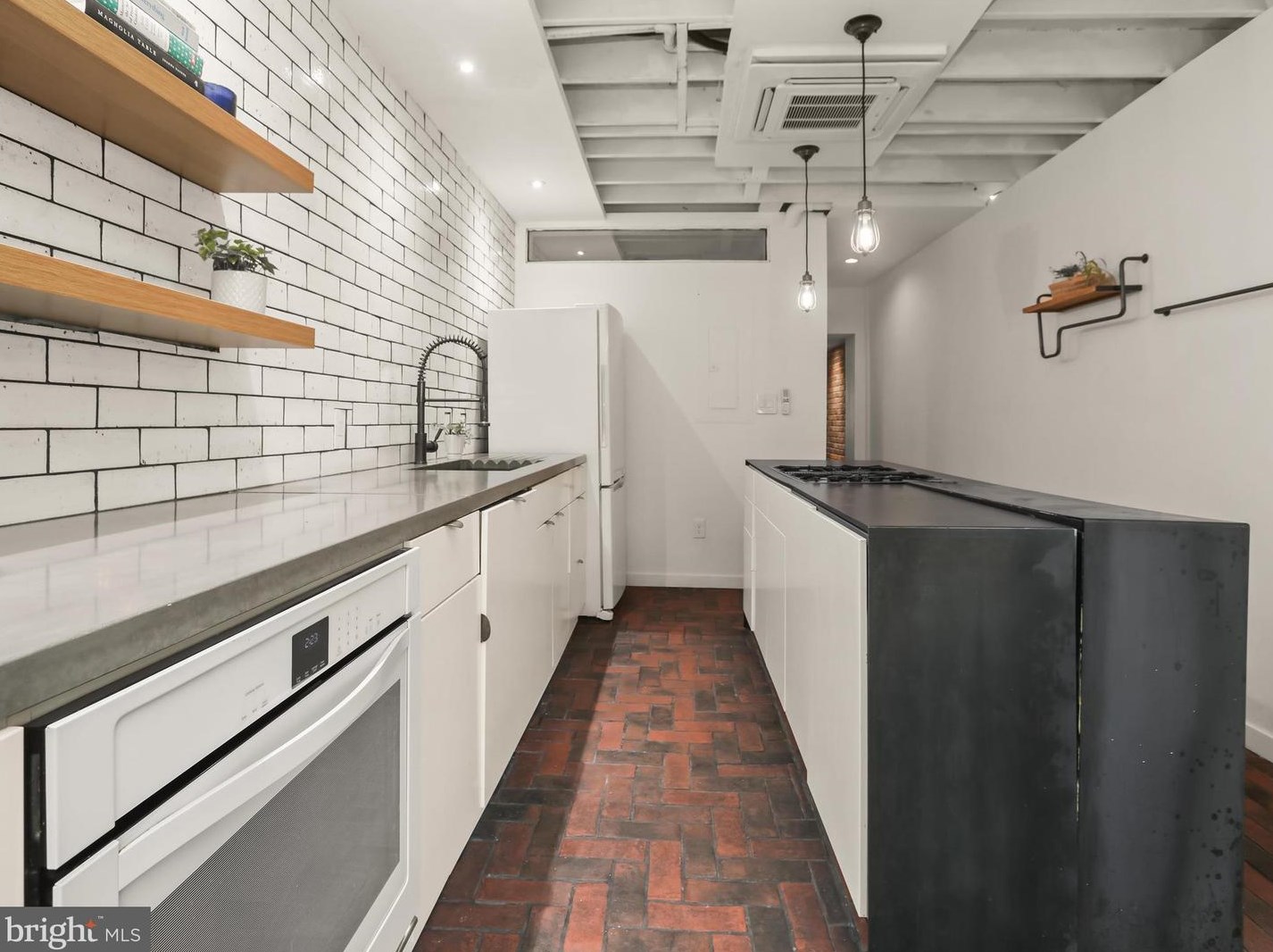 906 Decker Ave, Baltimore MD  21224-4939 exterior