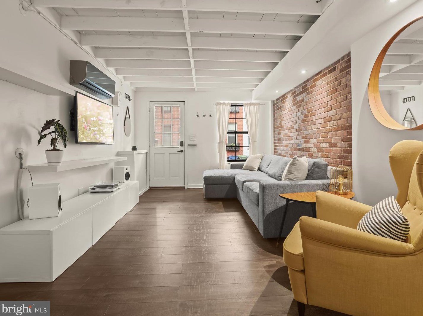 906 Decker Ave, Baltimore MD  21224-4939 exterior