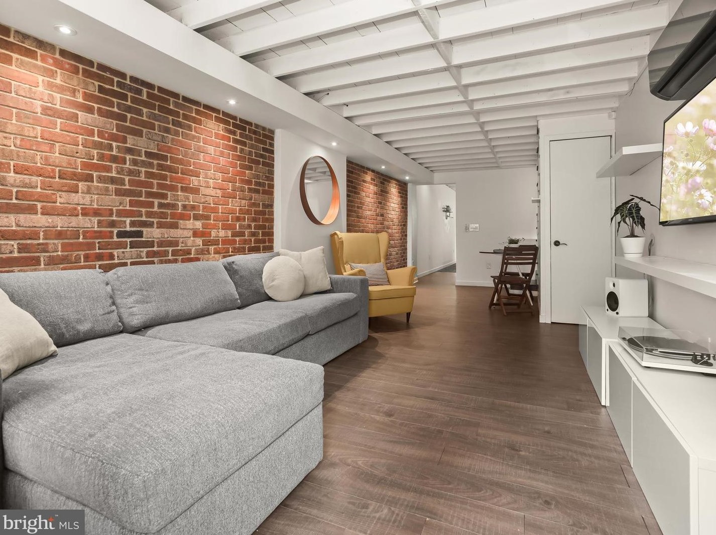 906 Decker Ave, Baltimore MD  21224-4939 exterior