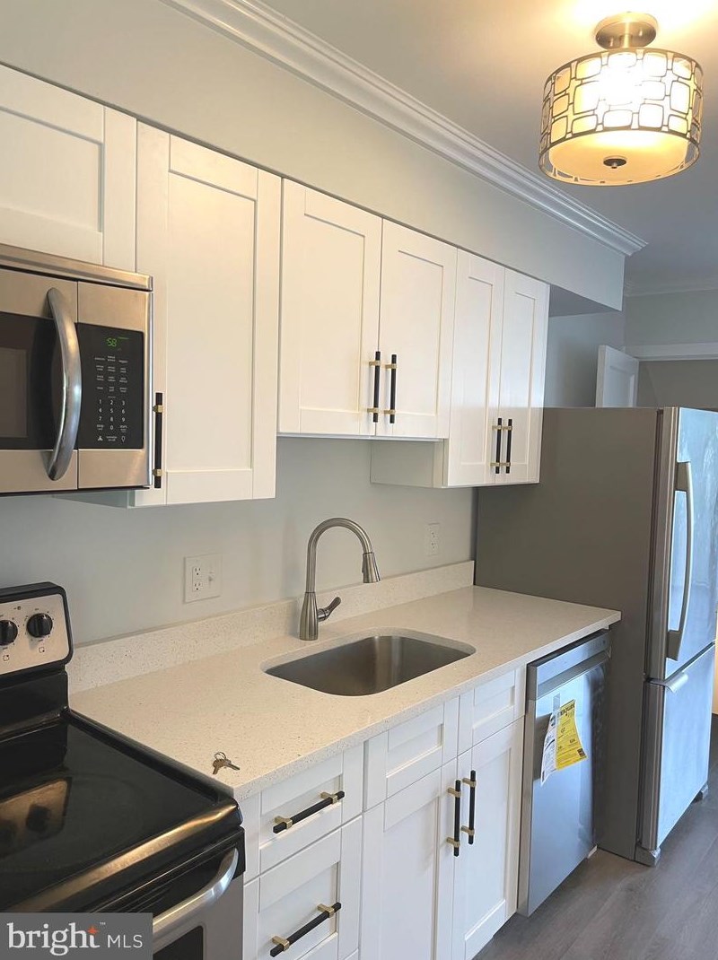 30 Athol Ave, Baltimore, MD 21229-2827