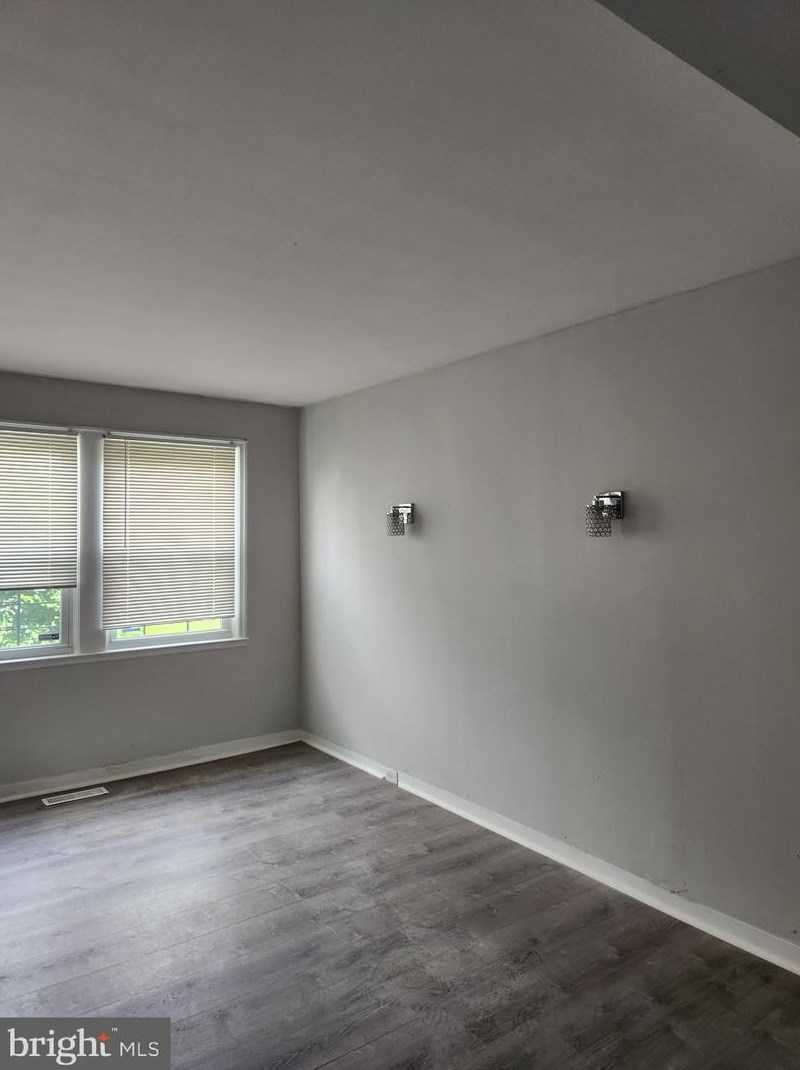 1306 Crofton Rd, Baltimore, MD 21239-3933