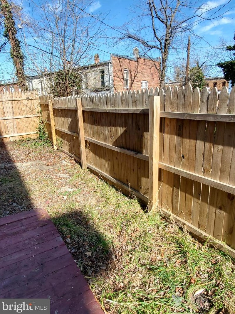 804 Belgian Ave, Baltimore MD 21218-1220 exterior