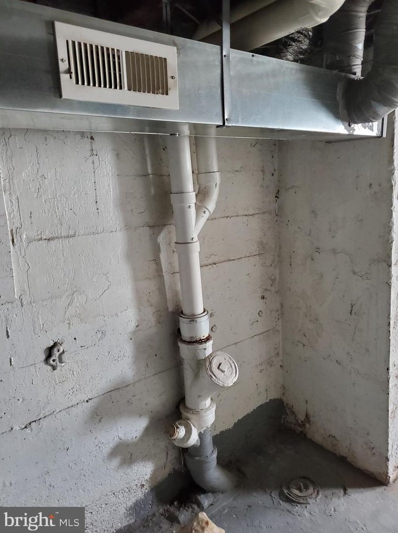 804 Belgian Ave, Baltimore MD 21218-1220 exterior