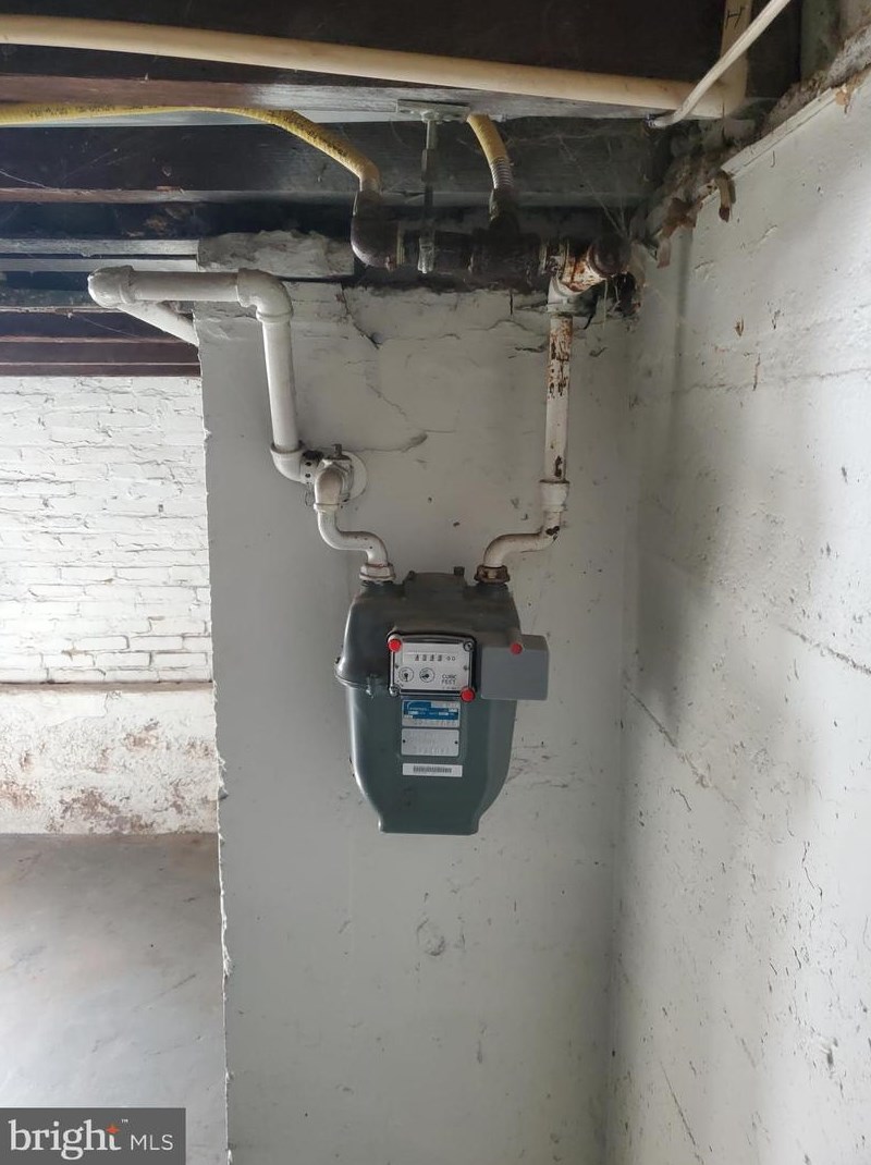 804 Belgian Ave, Baltimore MD 21218-1220 exterior