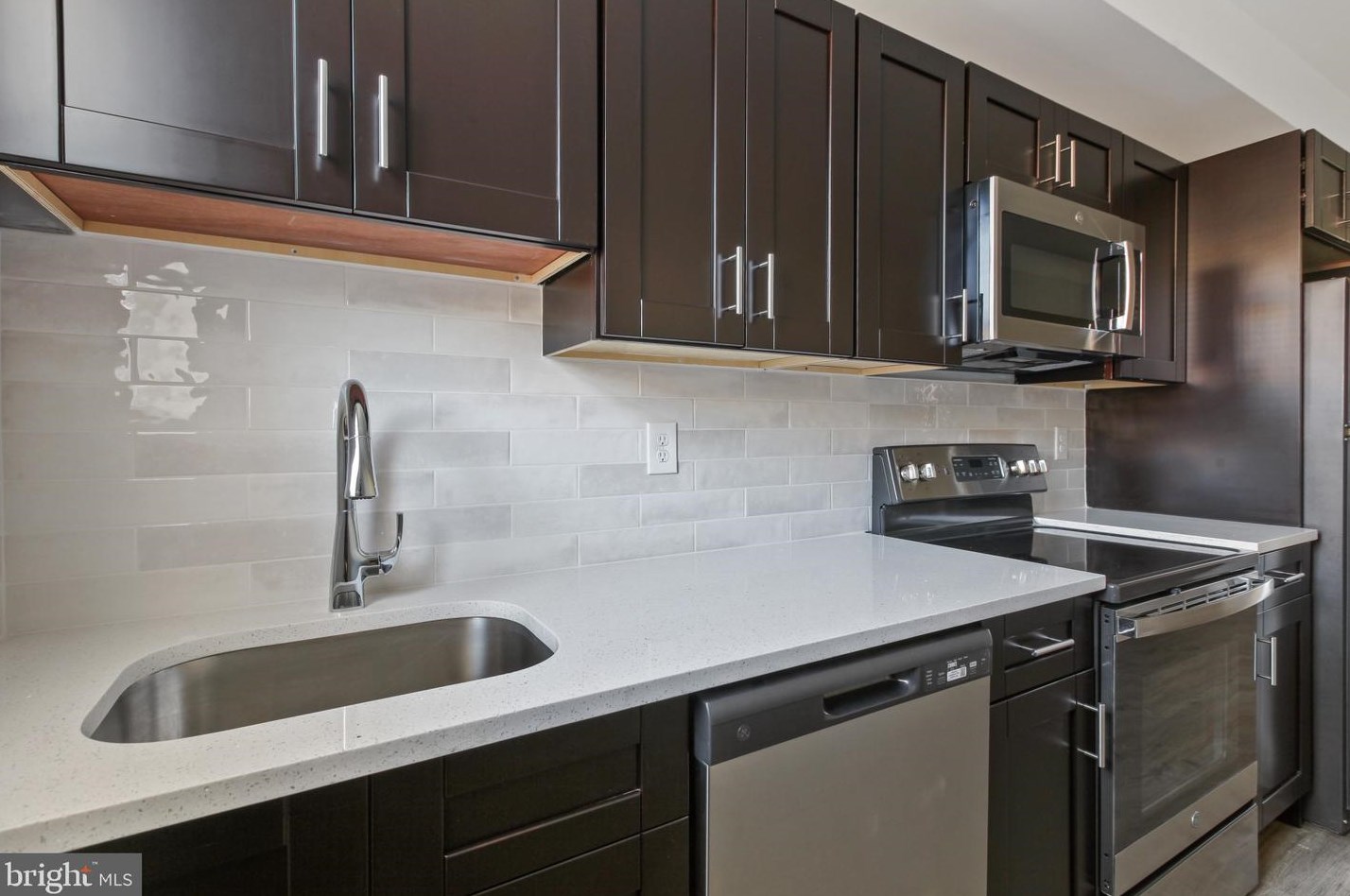 430 21st St, Baltimore, MD 21218-6121