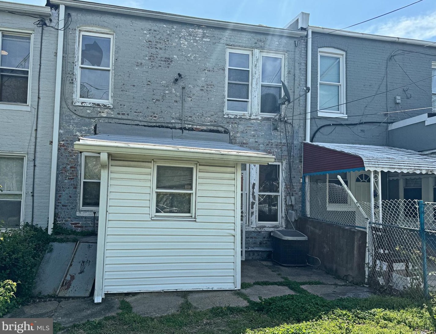 148 Hilton St, Baltimore, MD 21229-3759