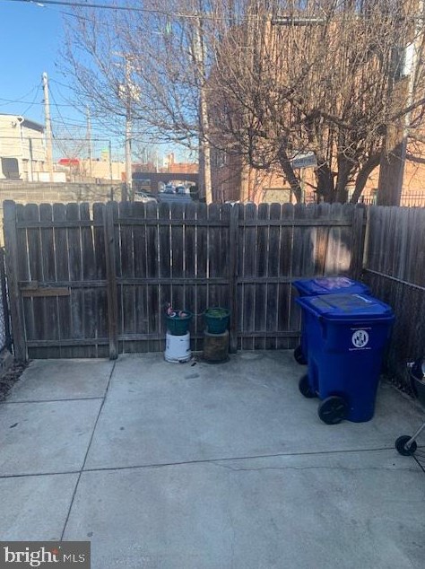 2212 Jefferson St, Baltimore MD  21205-2434 exterior