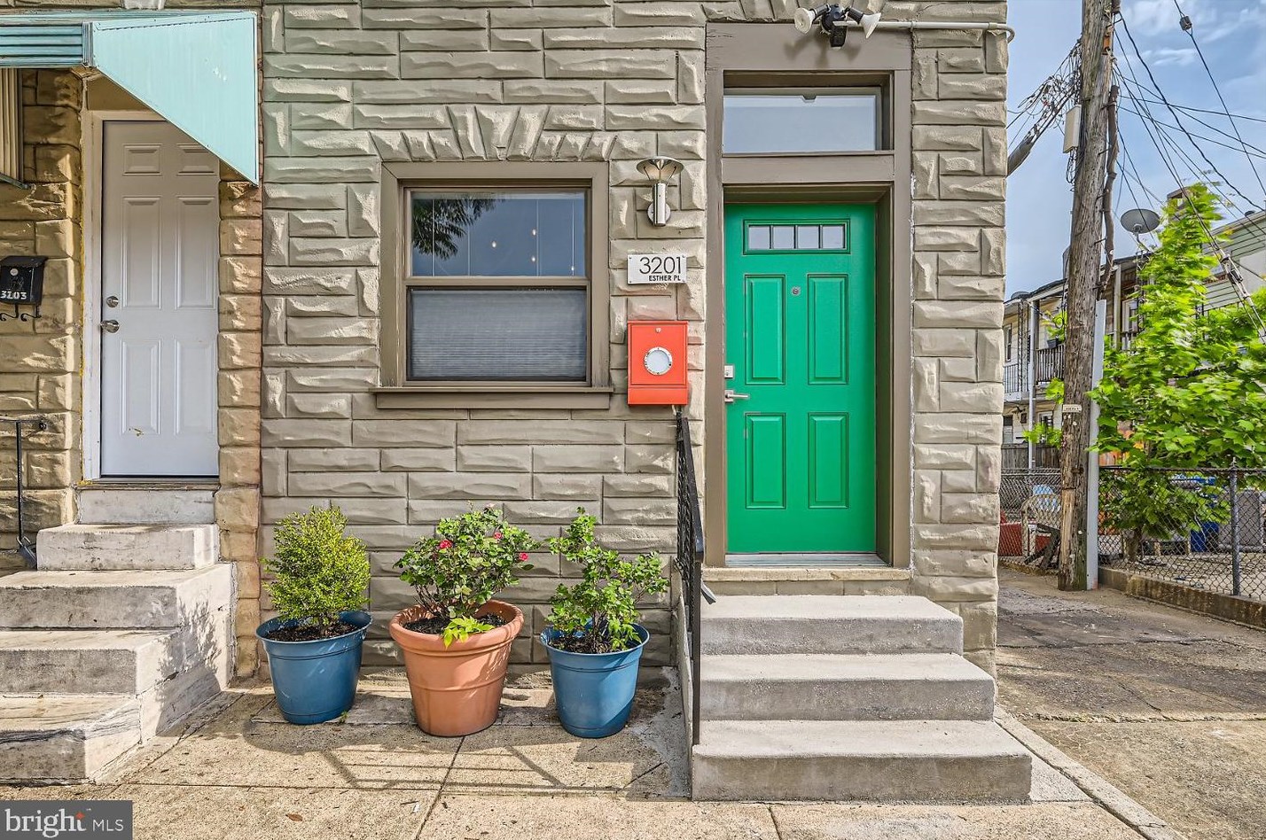 3201 Esther Pl, Baltimore, MD 21224-1432