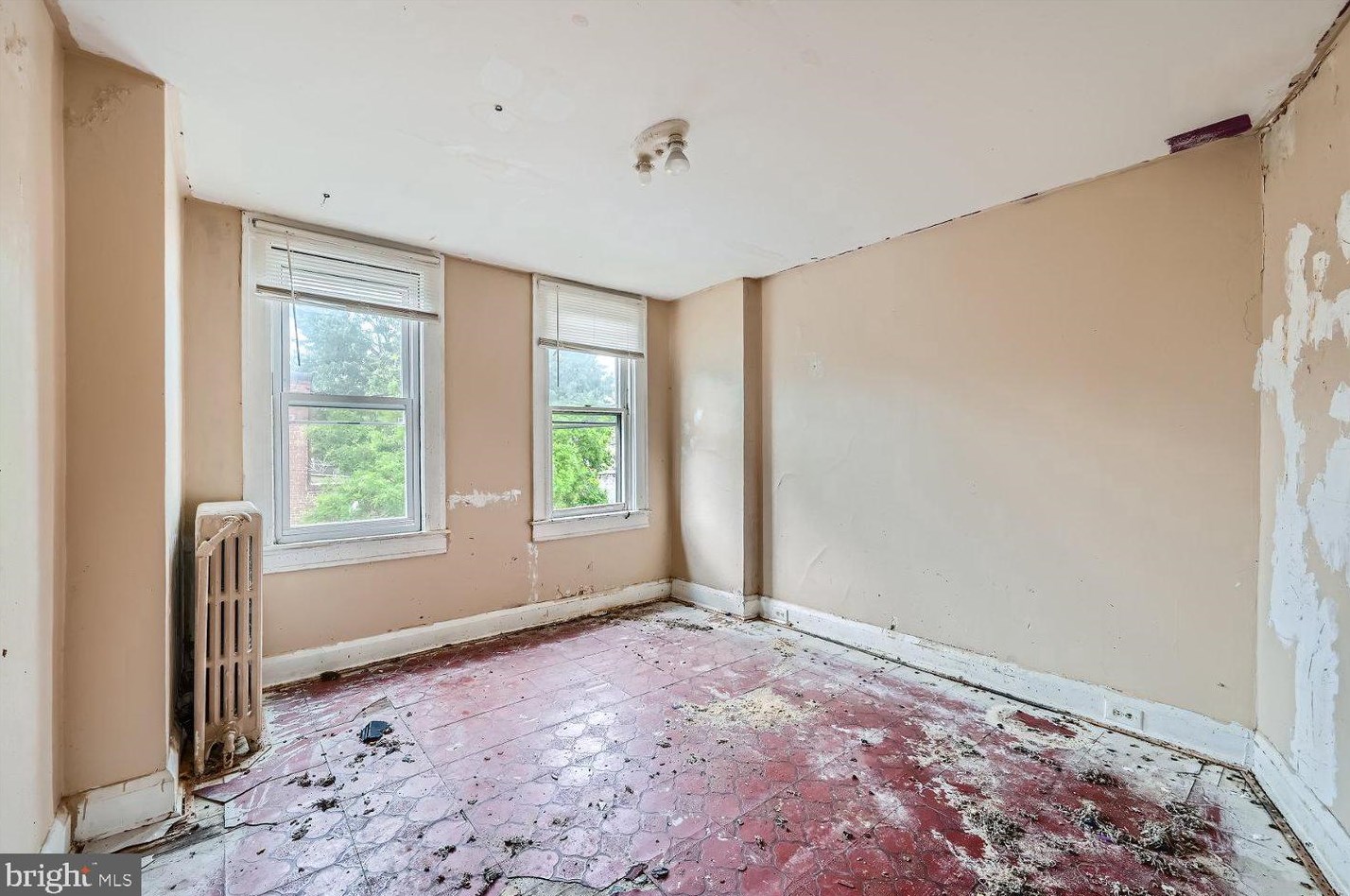 3100 Kenyon Ave, Baltimore MD  21213-2122 exterior
