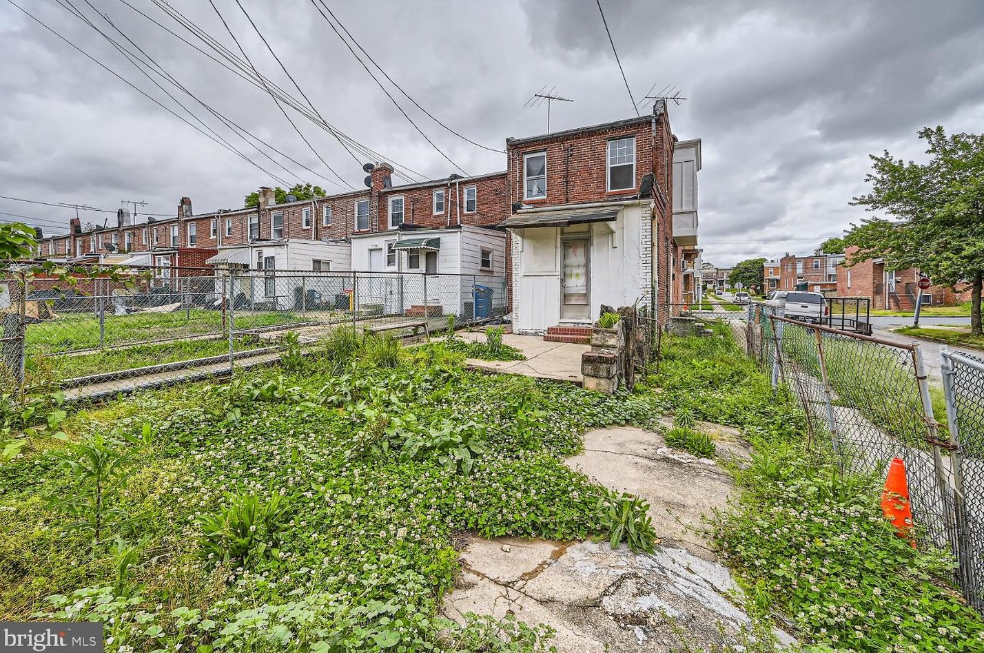 3100 Kenyon Ave, Baltimore MD  21213-2122 exterior
