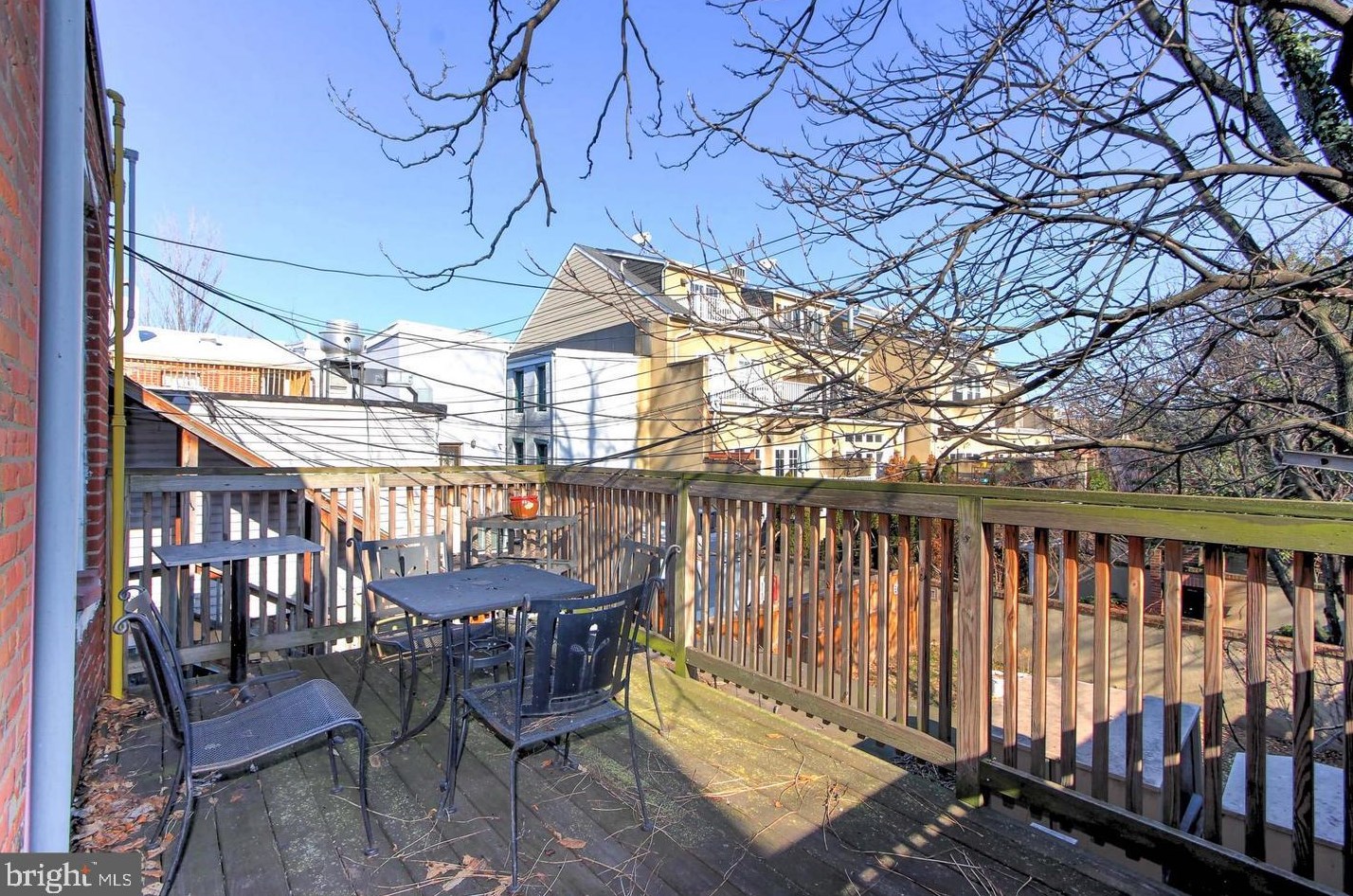 811 Broadway, Baltimore MD  21231-1424 exterior