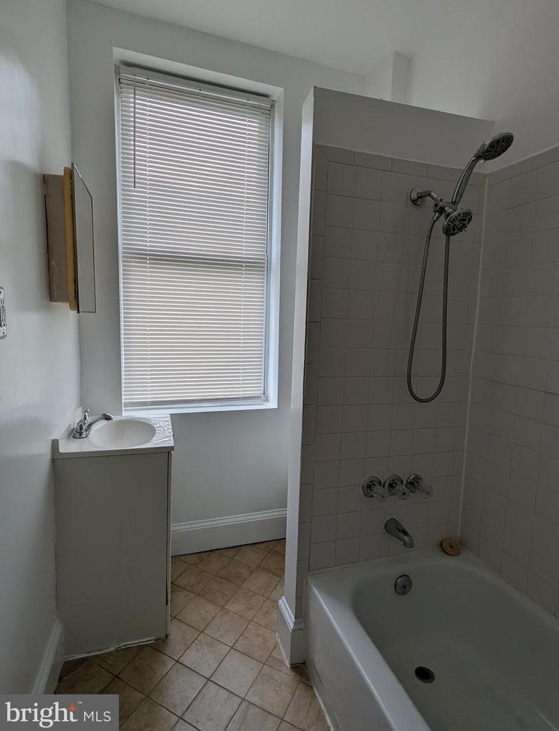 2227 Linden Ave, Baltimore MD 21217-4547 exterior