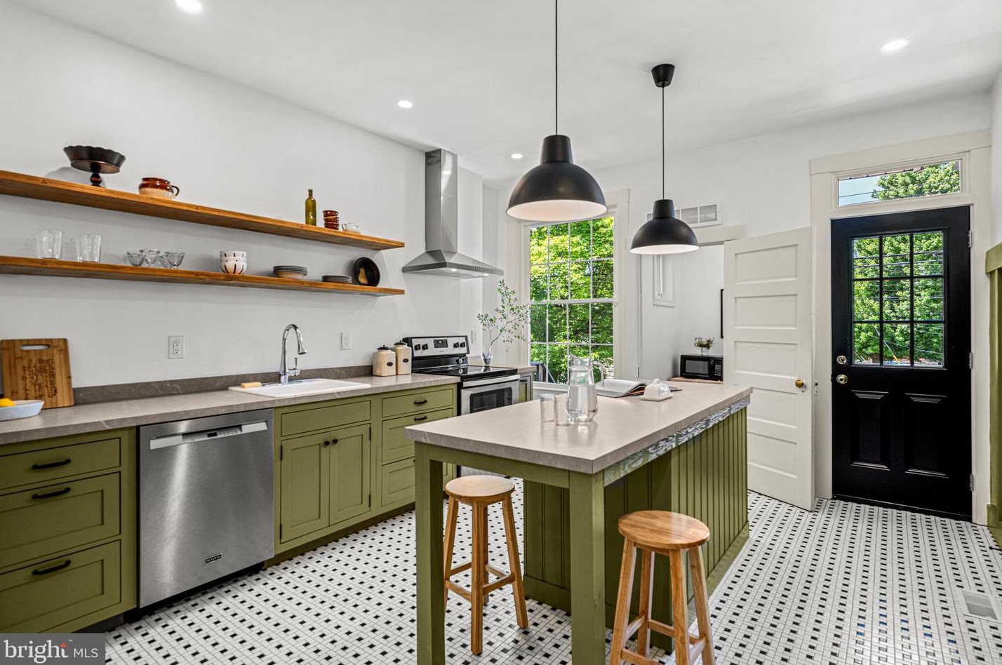 4022 Falls Rd, Baltimore MD  21211-1740 exterior