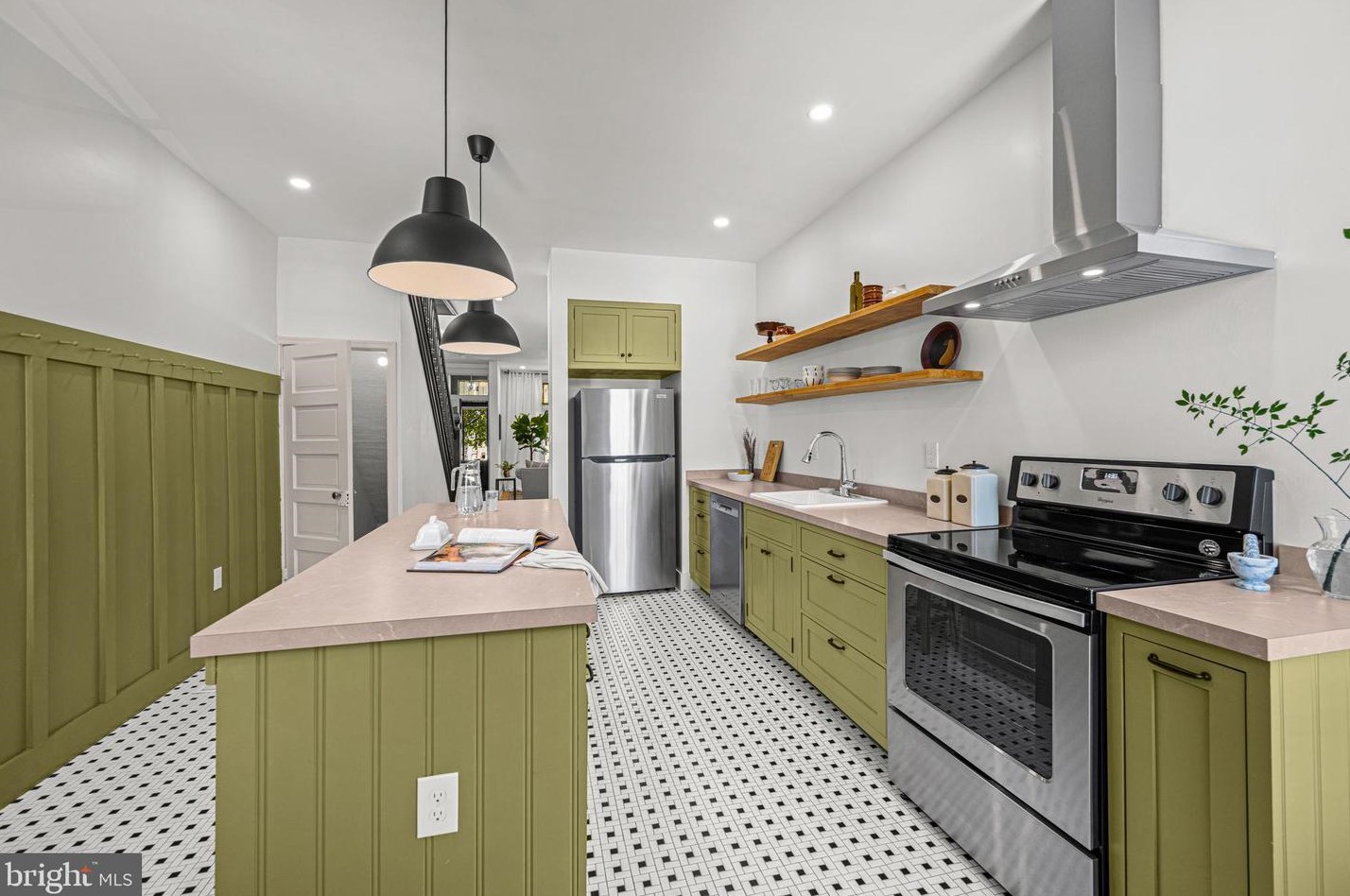 4022 Falls Rd, Baltimore MD  21211-1740 exterior