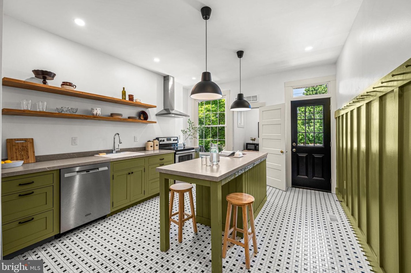 4022 Falls Rd, Baltimore MD  21211-1740 exterior