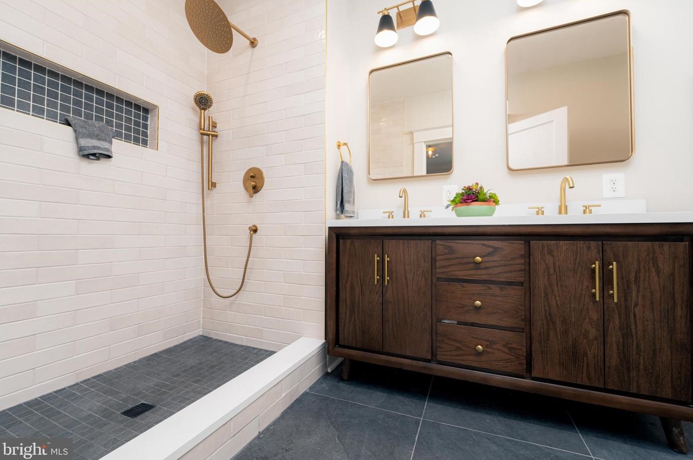 4405 Underwood Rd, Baltimore MD 21218-1151 exterior