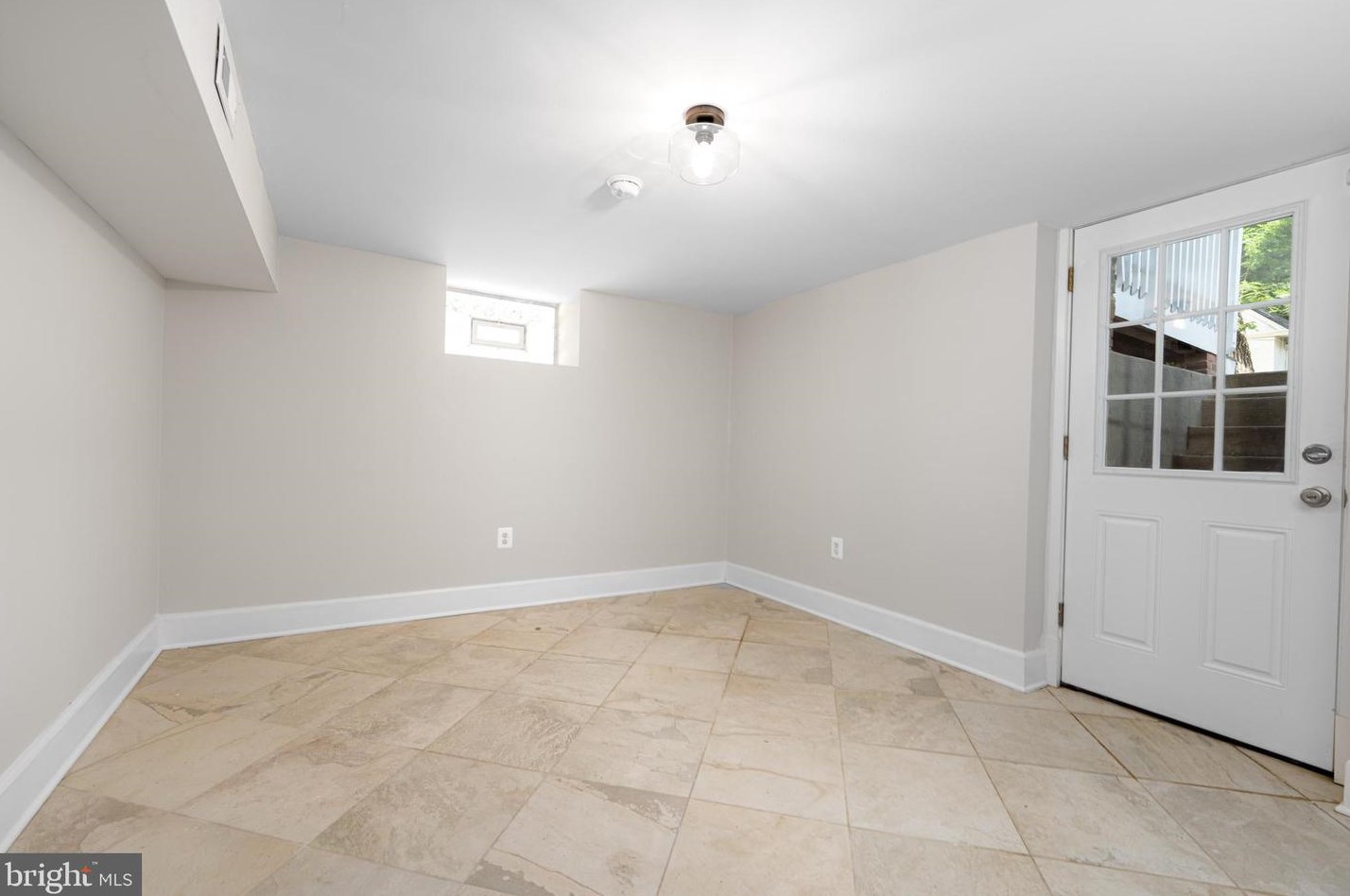 4405 Underwood Rd, Baltimore MD 21218-1151 exterior